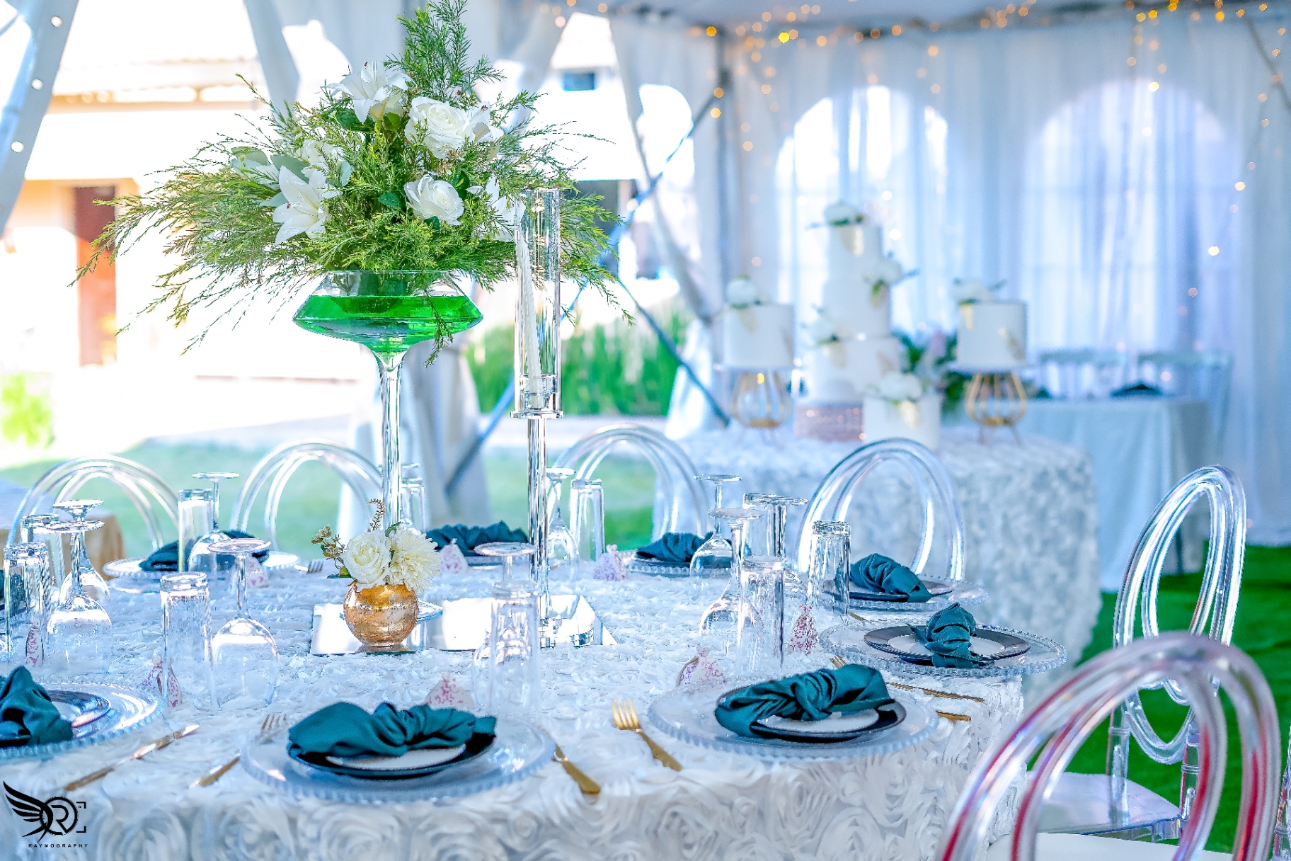Emerald and ivory tablescape